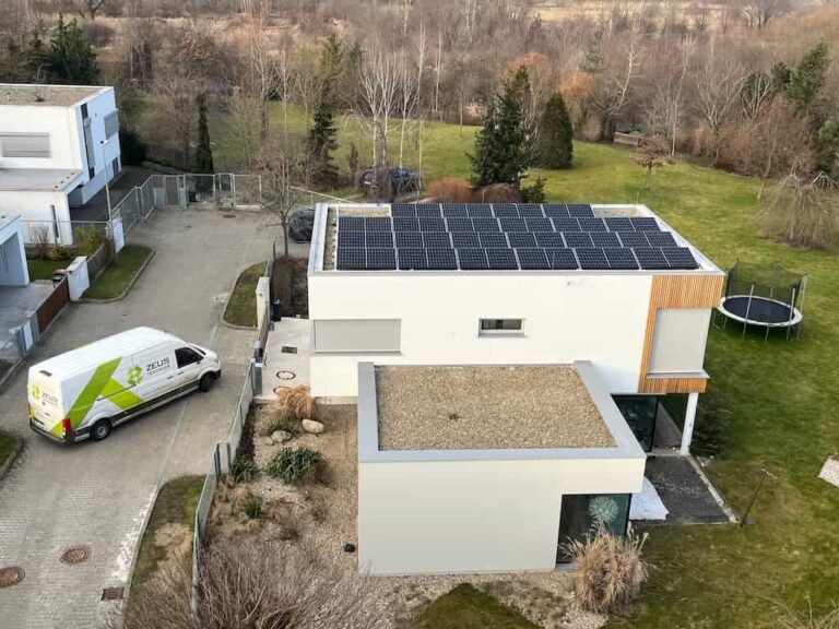 FVE instalace moderní novostavba